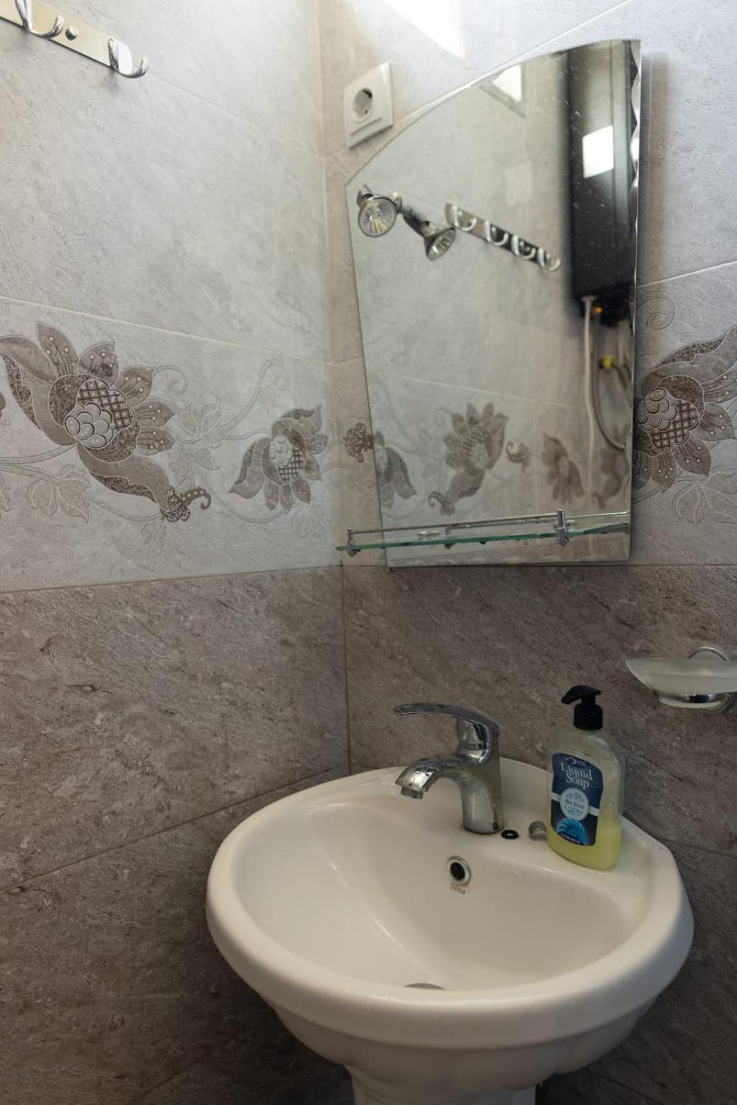 Wine House Hotell Tbilisi Eksteriør bilde