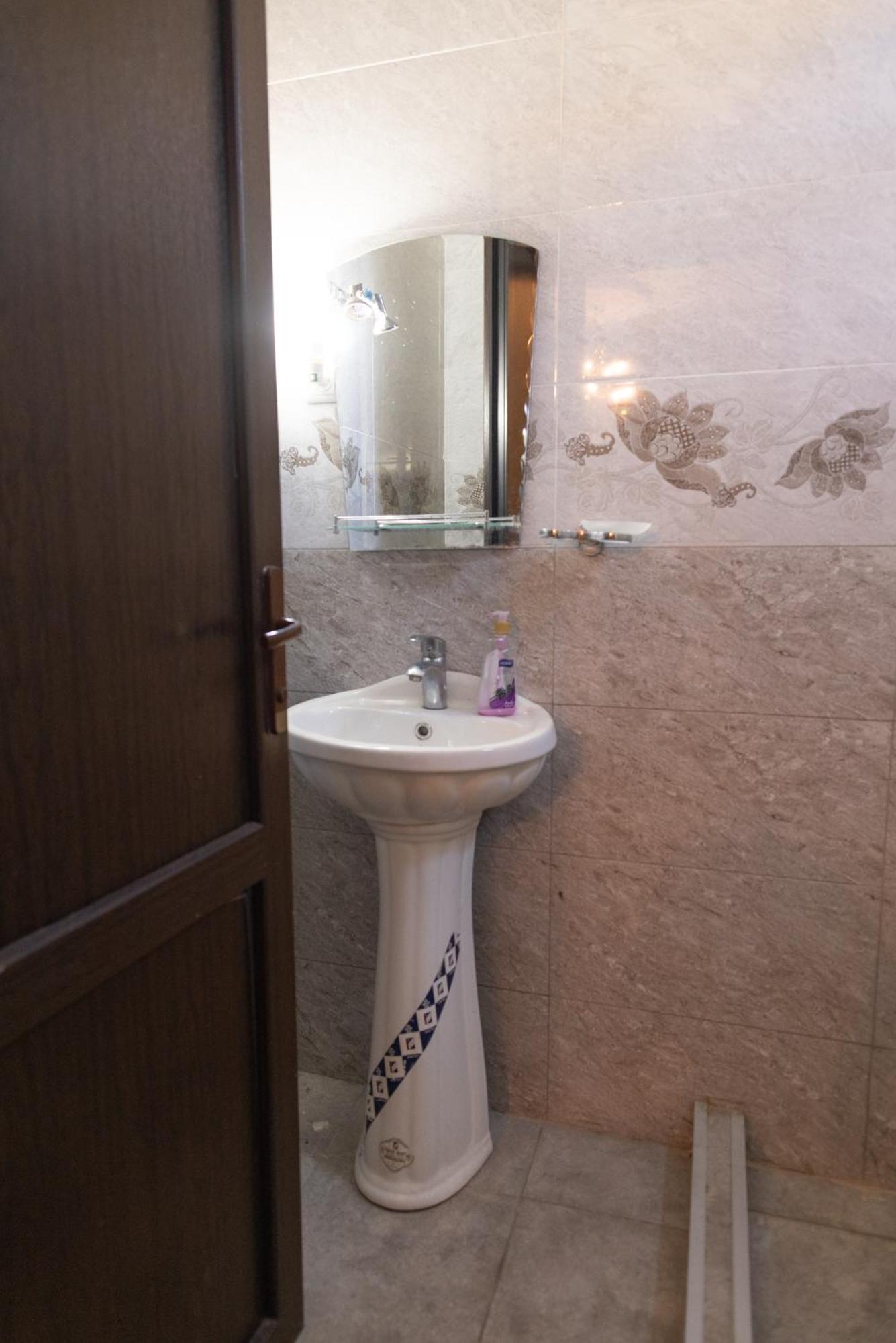 Wine House Hotell Tbilisi Rom bilde